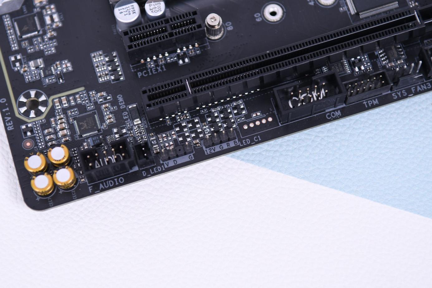 apu可以配独显吗,apu能不能加独显