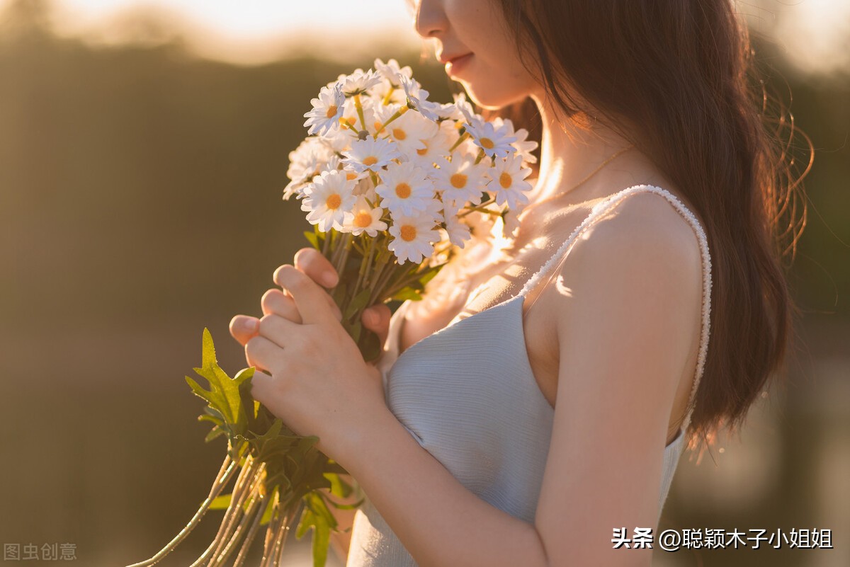 男朋友在追我时找前女友复合,发现男友追我的同时还在追别人