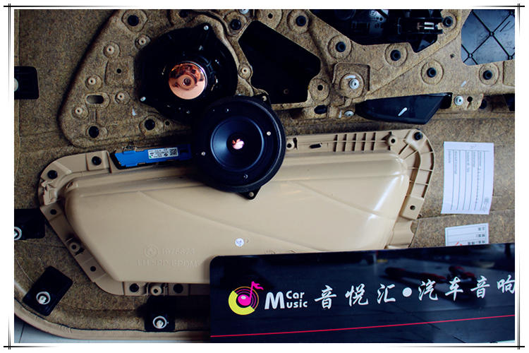 宝马5系升级中置音响安装教程,宝马5系三分频汽车音响改装方案