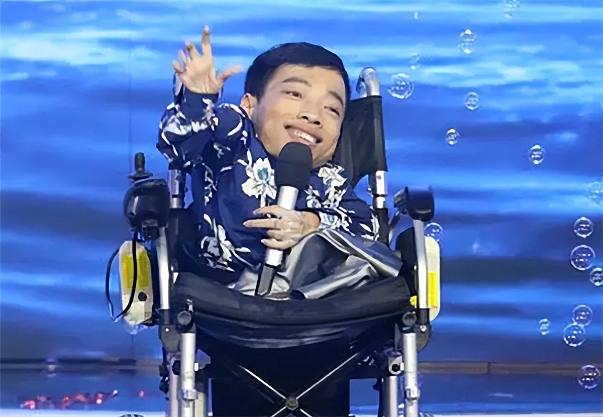 案例：袖珍总裁李创利：身高不到1米，赚3亿娶1.7米女秘书