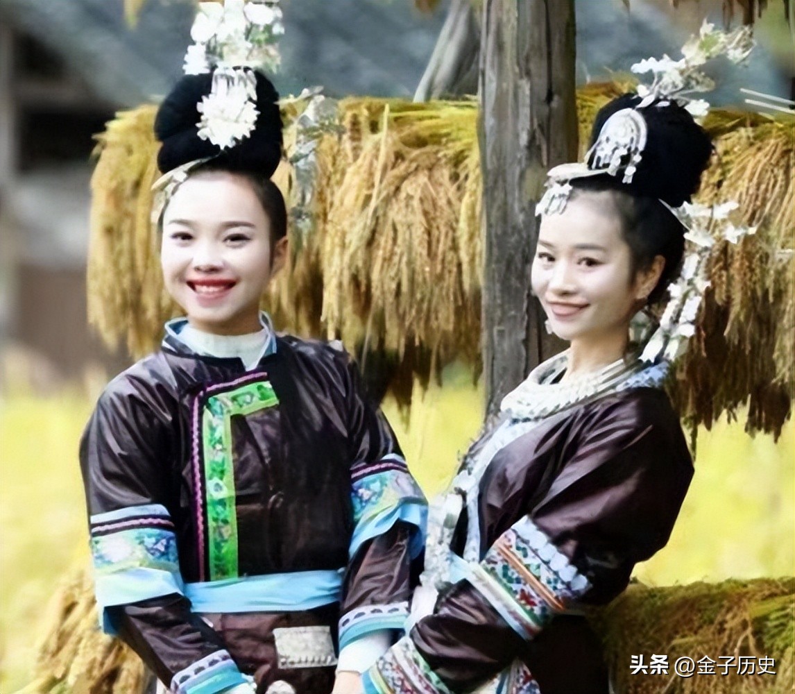 石奶引：16岁时因长得太美出现在1元纸币上，如今怎样了？