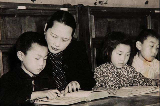 中央邀请宋庆龄参加政协会议，宋提出三个条件，毛主席如何答复？