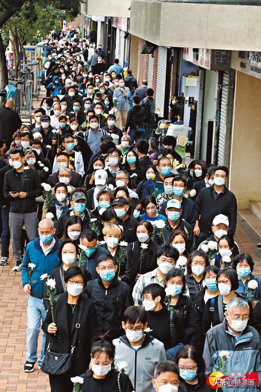 近万香港人排队悼念江爷爷！这一幕感动全国