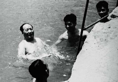 抚今思昔|毛*东泽**与中国足球的一些往事