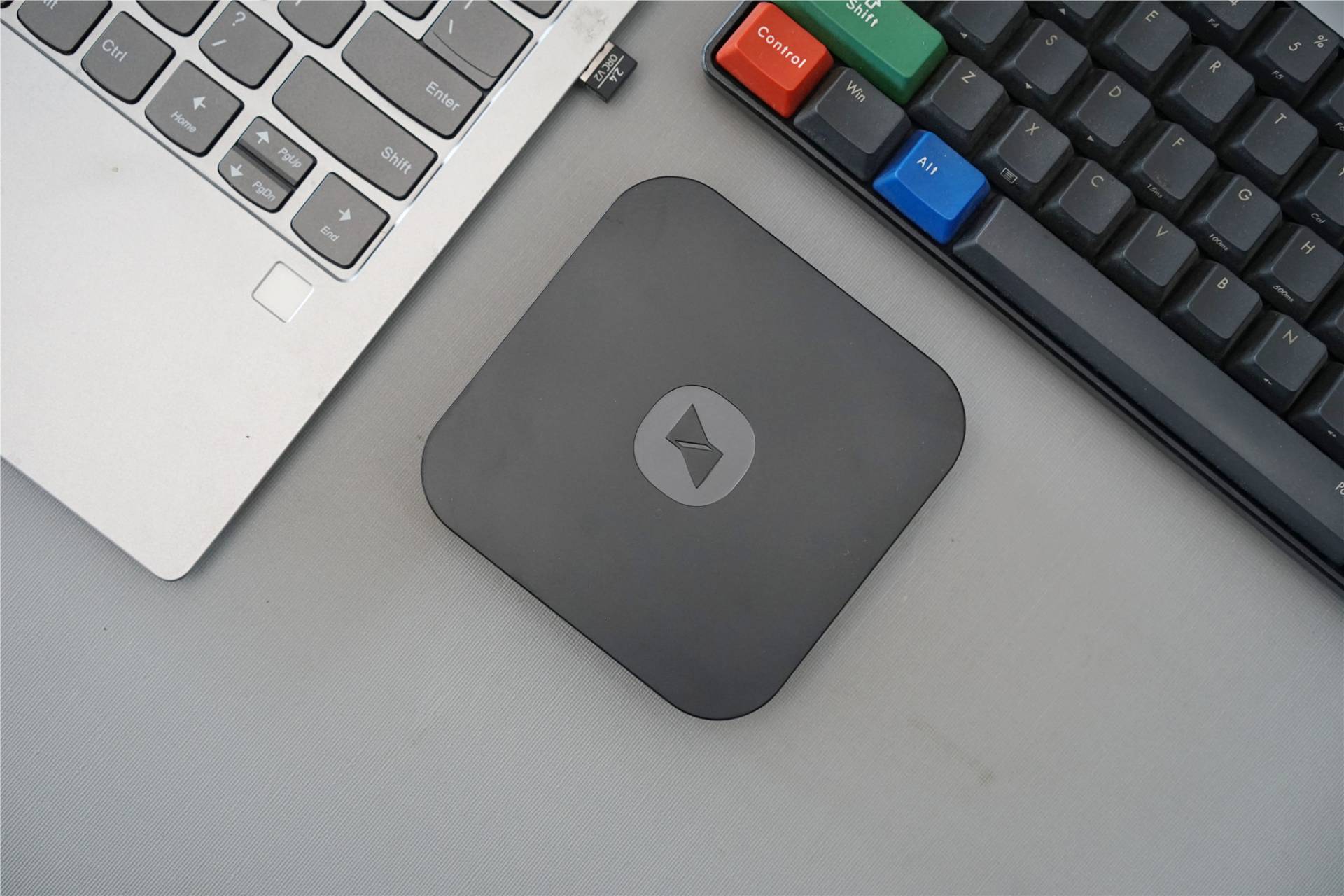 主机无网也能实现远程控制的纯物理外置硬件：向日葵控控A2初体验