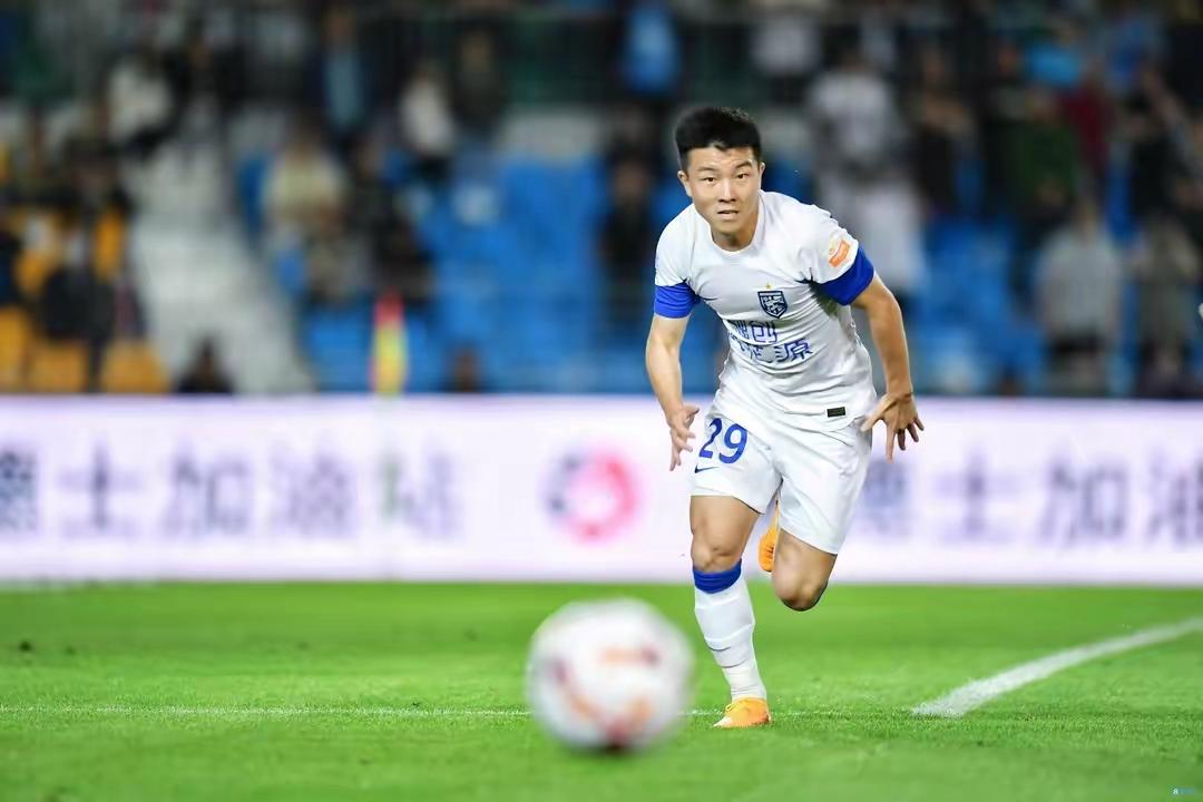 国青艾菲尔丁以冠军为目标,艾菲尔丁和何小珂谁厉害