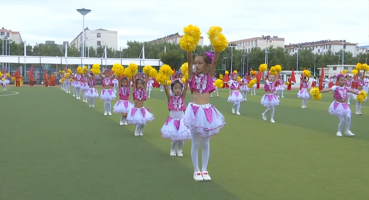 信宜市合水镇第一小学足球比赛,合水县小学生足球赛