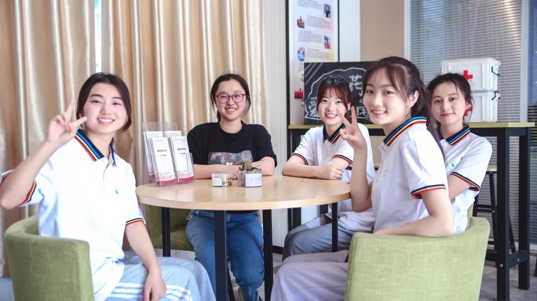 为什么华夏理工学院学费这么贵,为什么选择帝国理工