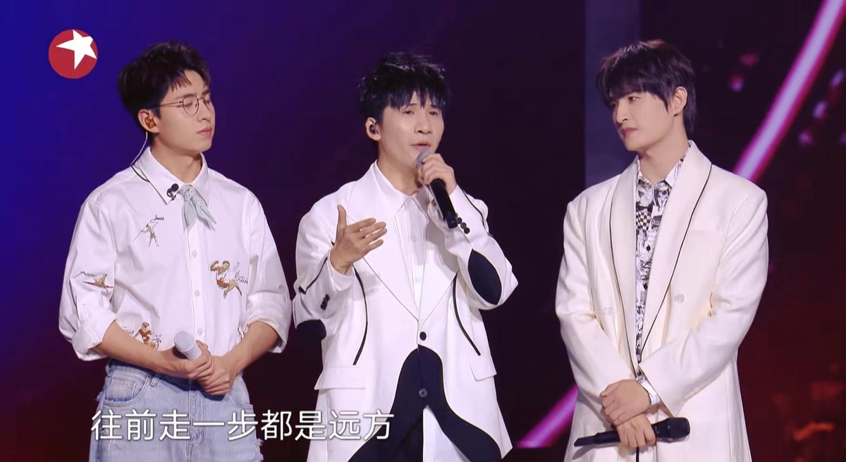 大张伟感动全场落泪视频,大张伟模仿李宗盛完整版