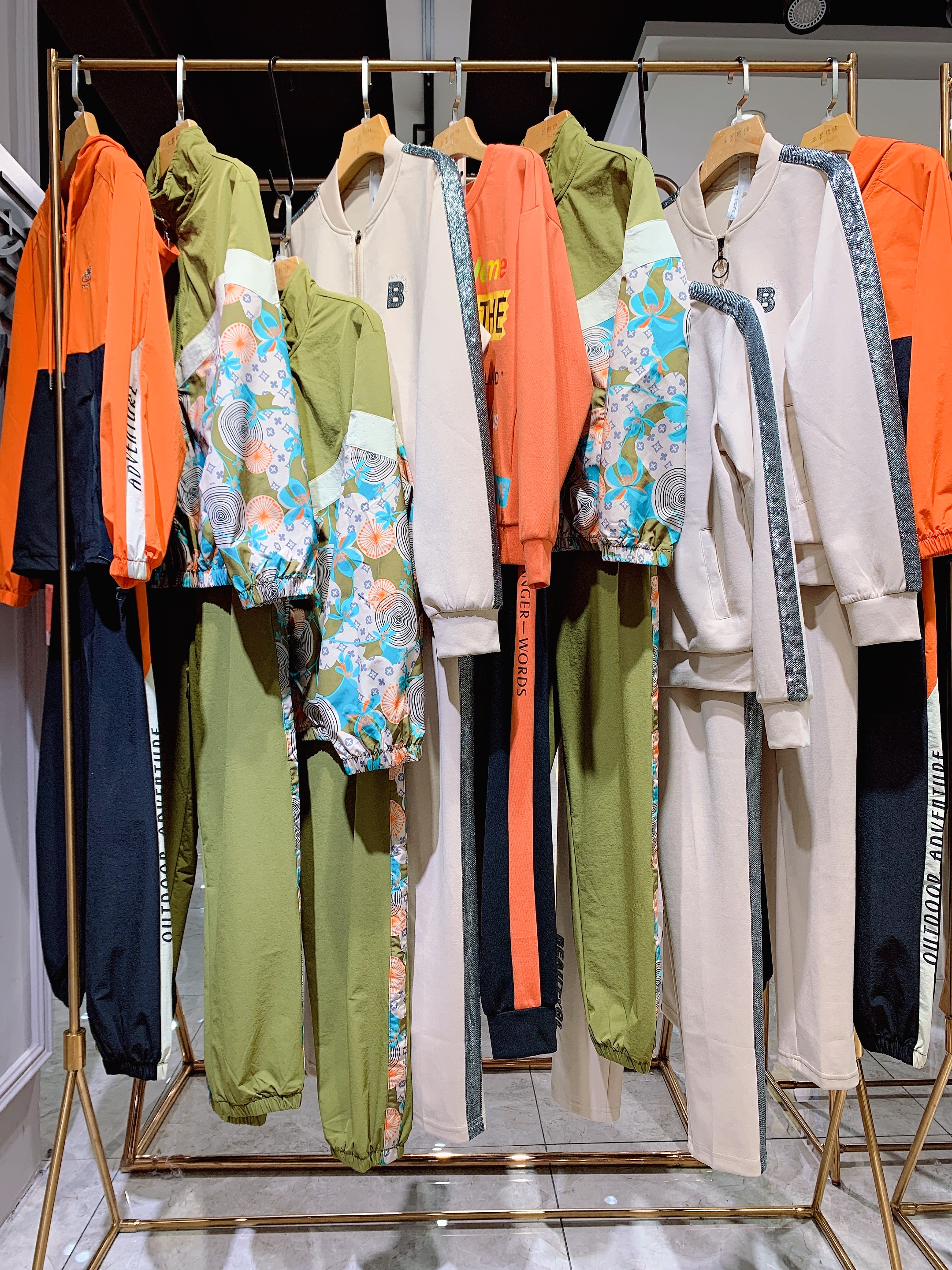 allyall艾利欧冬季新品,allyall艾利欧旗舰店的衣服贵吗