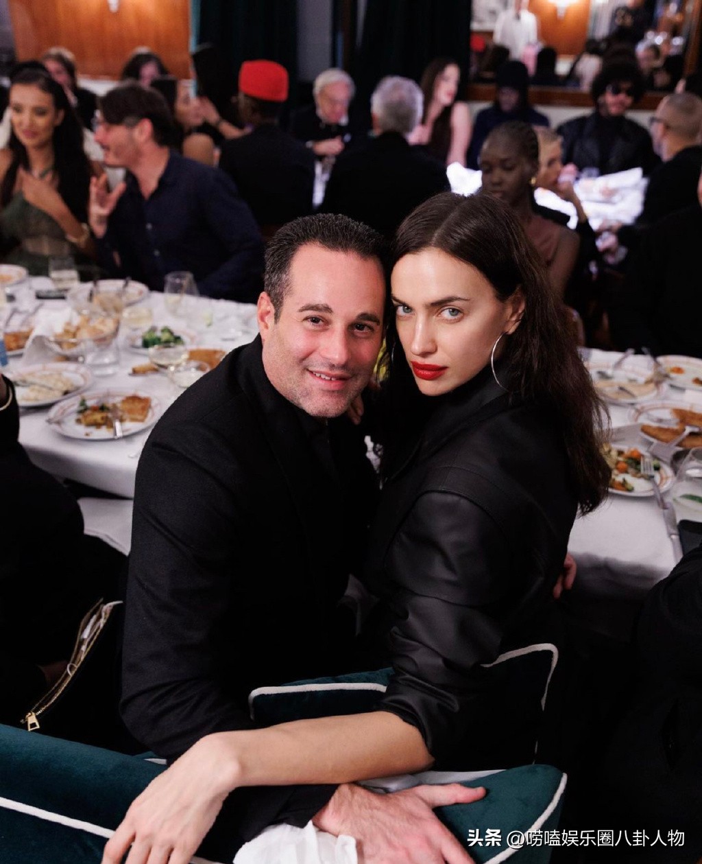 梅西和老婆同框大秀,梅西老婆手拿战靴