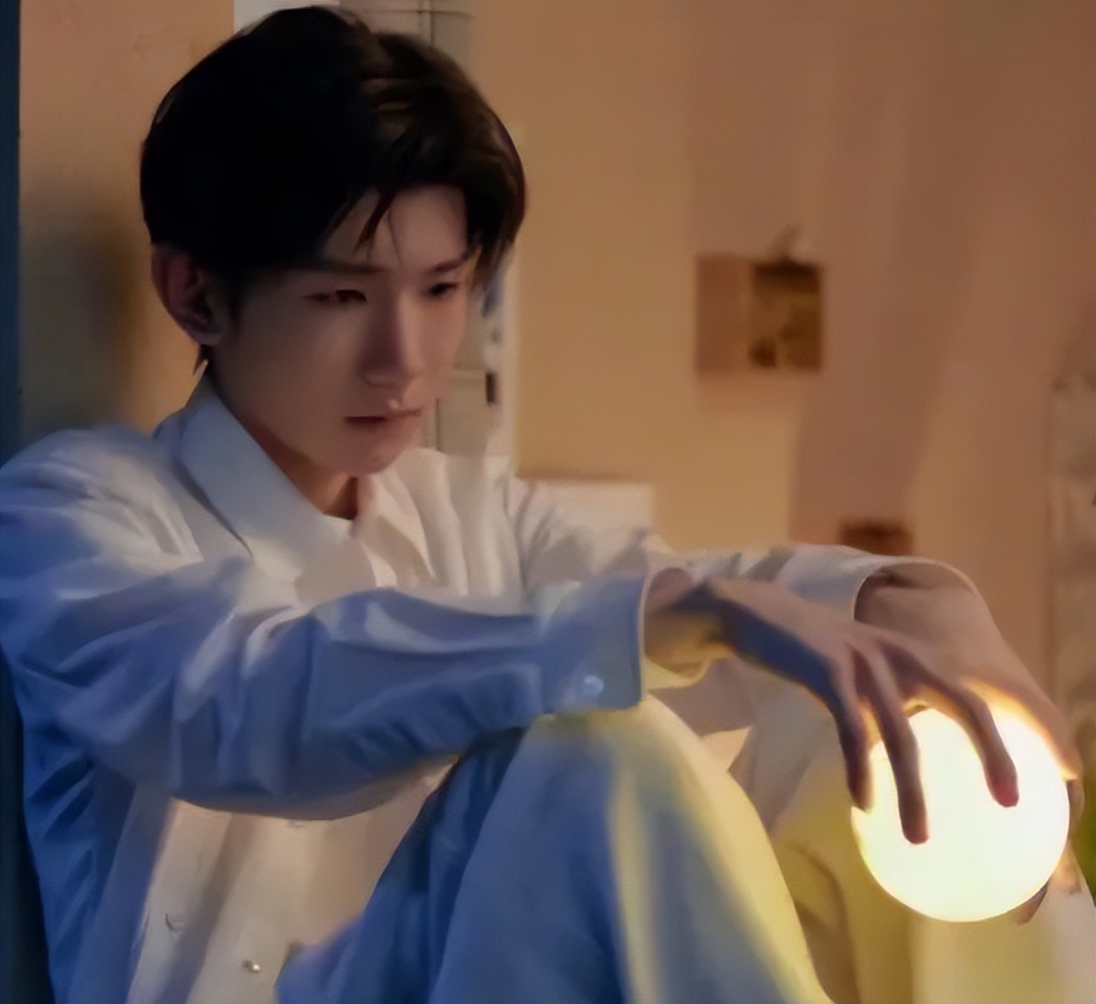 穿婚纱去看王源十周年演唱会,婚纱王源演唱会网友热评