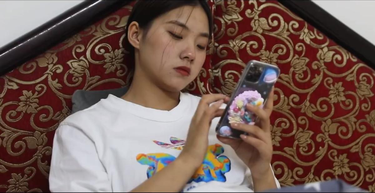 网红七颗猩猩轻松月入七十万,七颗猩猩保时捷