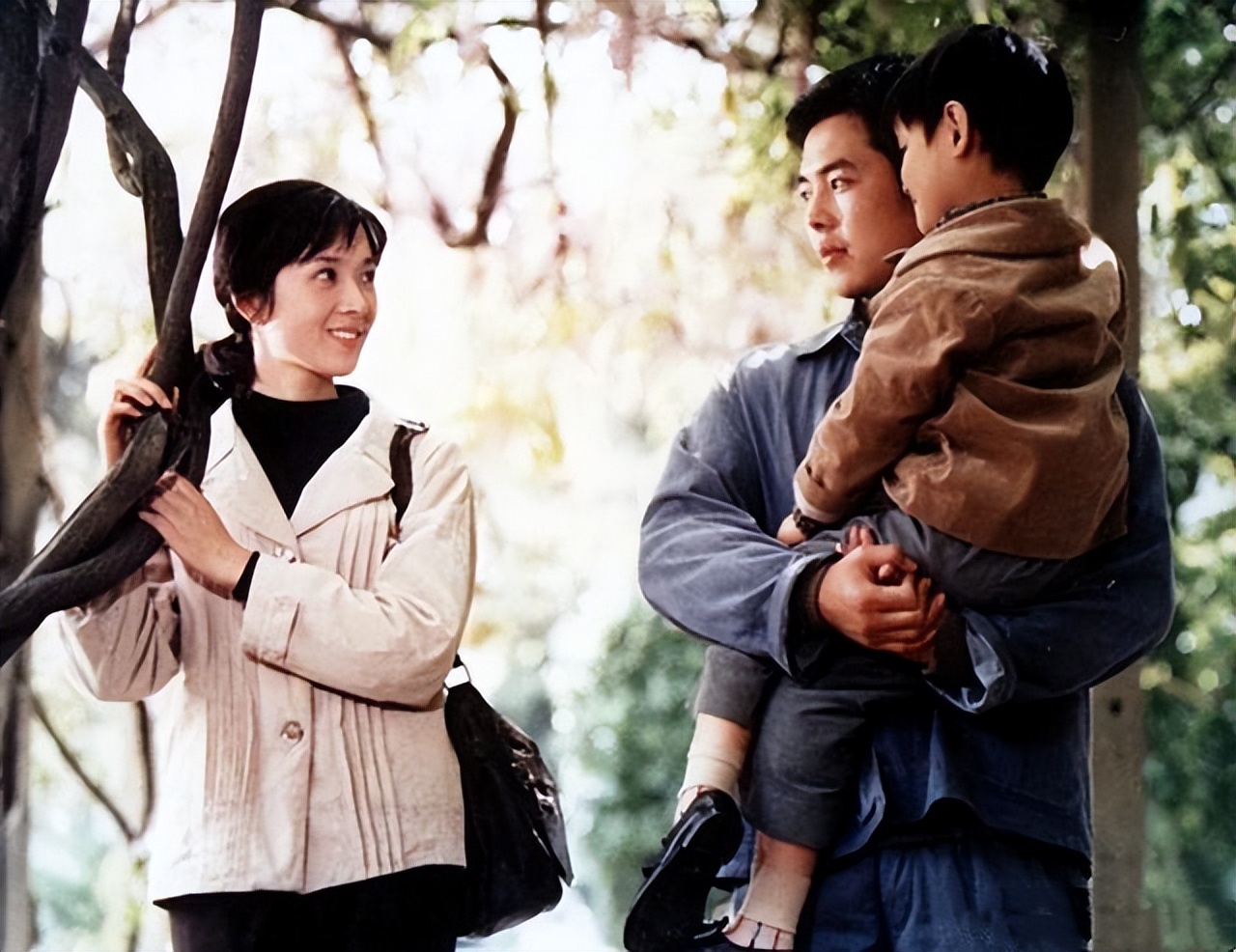 张铁林在英国靠什么生活,英国人张铁林现状