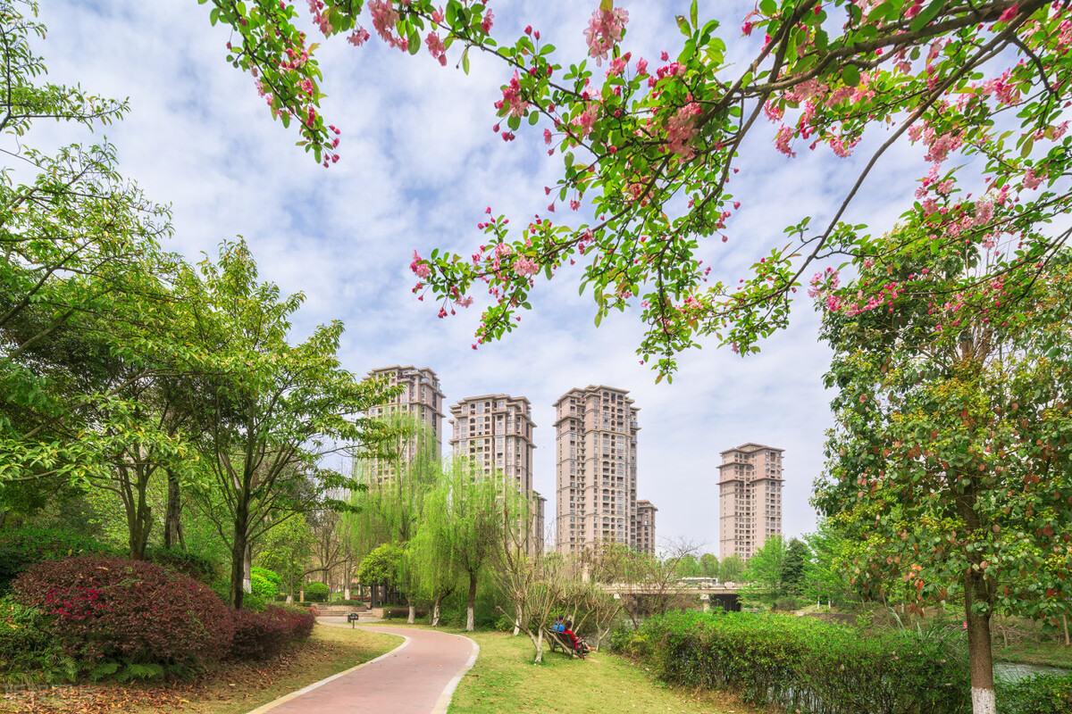 治理自媒体乱象要斩断利益链,重拳整治网络自媒体乱象