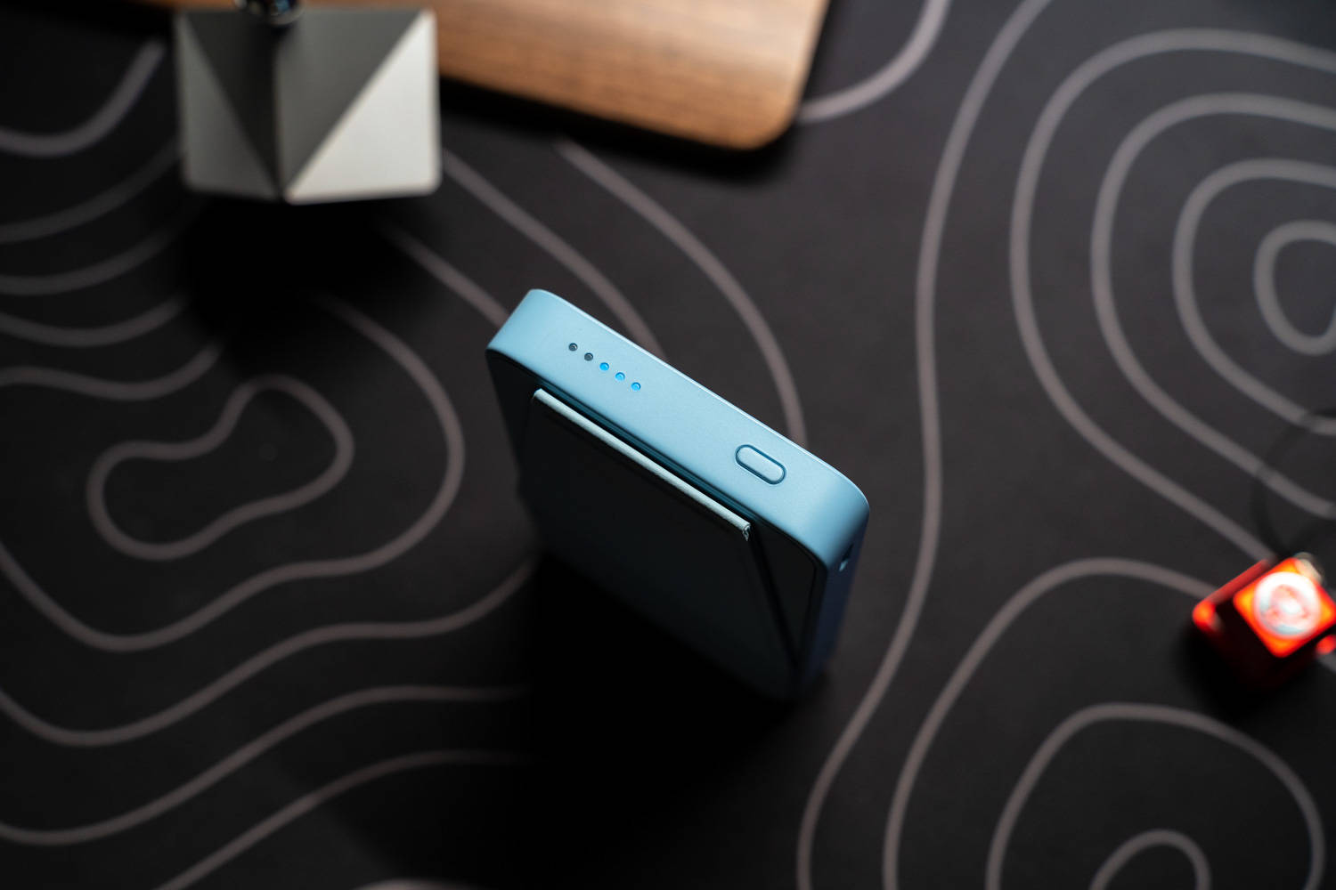 摩米士磁吸充电宝开箱远峰蓝,618买啥东西都优惠吗