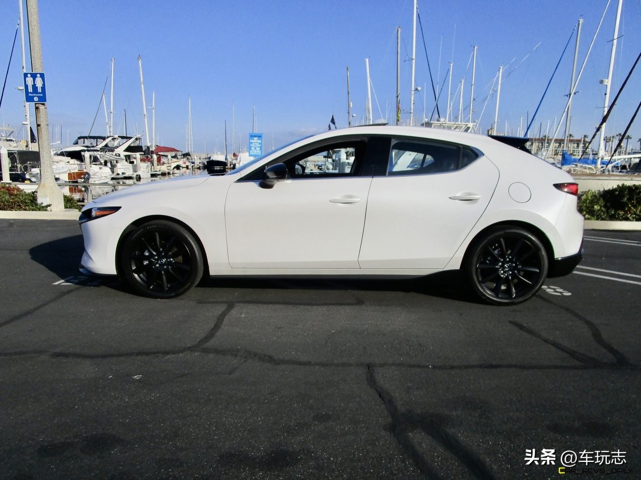 马自达3两厢版2024款,2023款马自达32.0质擎版配置