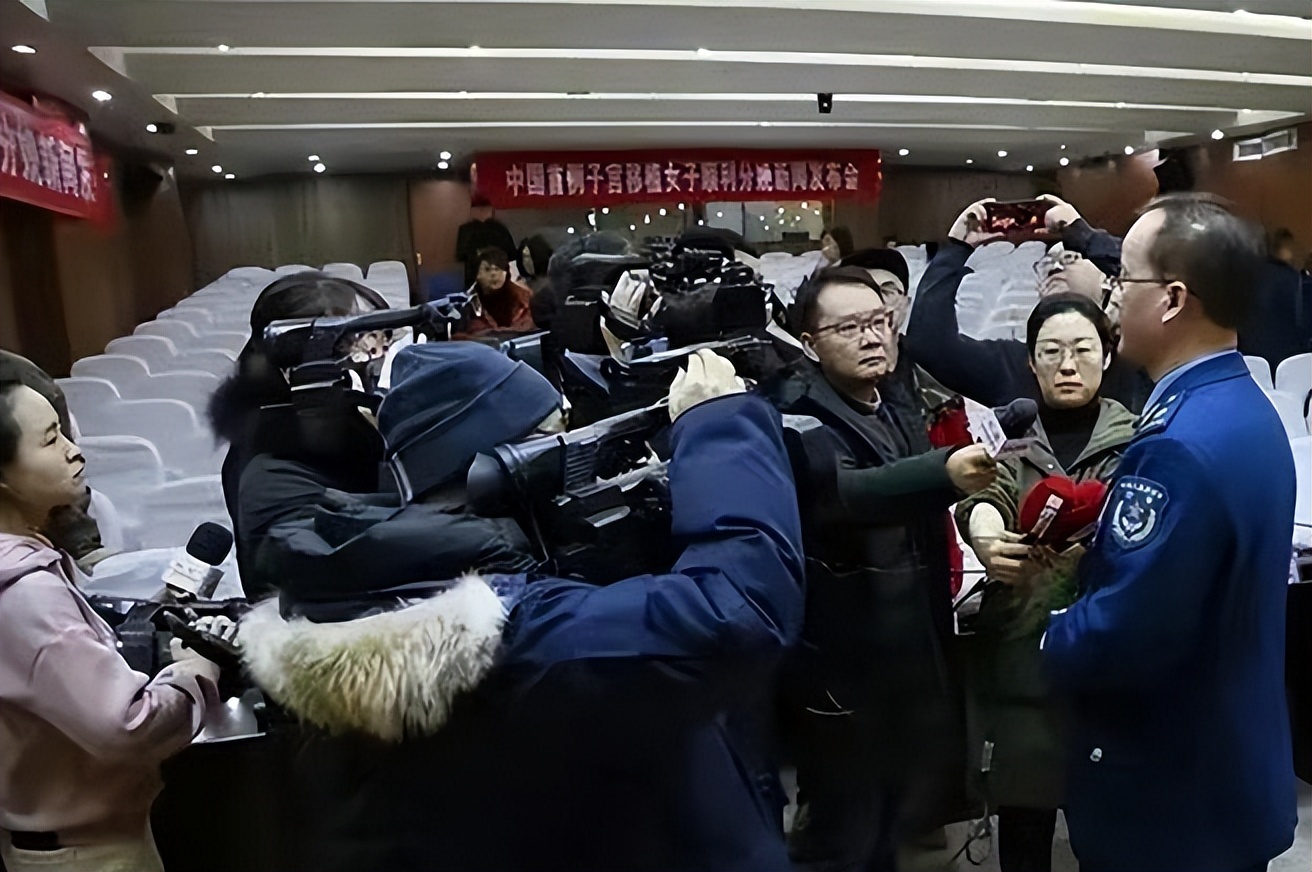 2015年，陕西22岁女子被检查出先天性无子宫，母亲：我的子宫给她