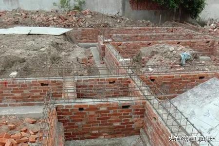 农村自建房三层不打地基,农村自建房三层上面不盖瓦可以吗