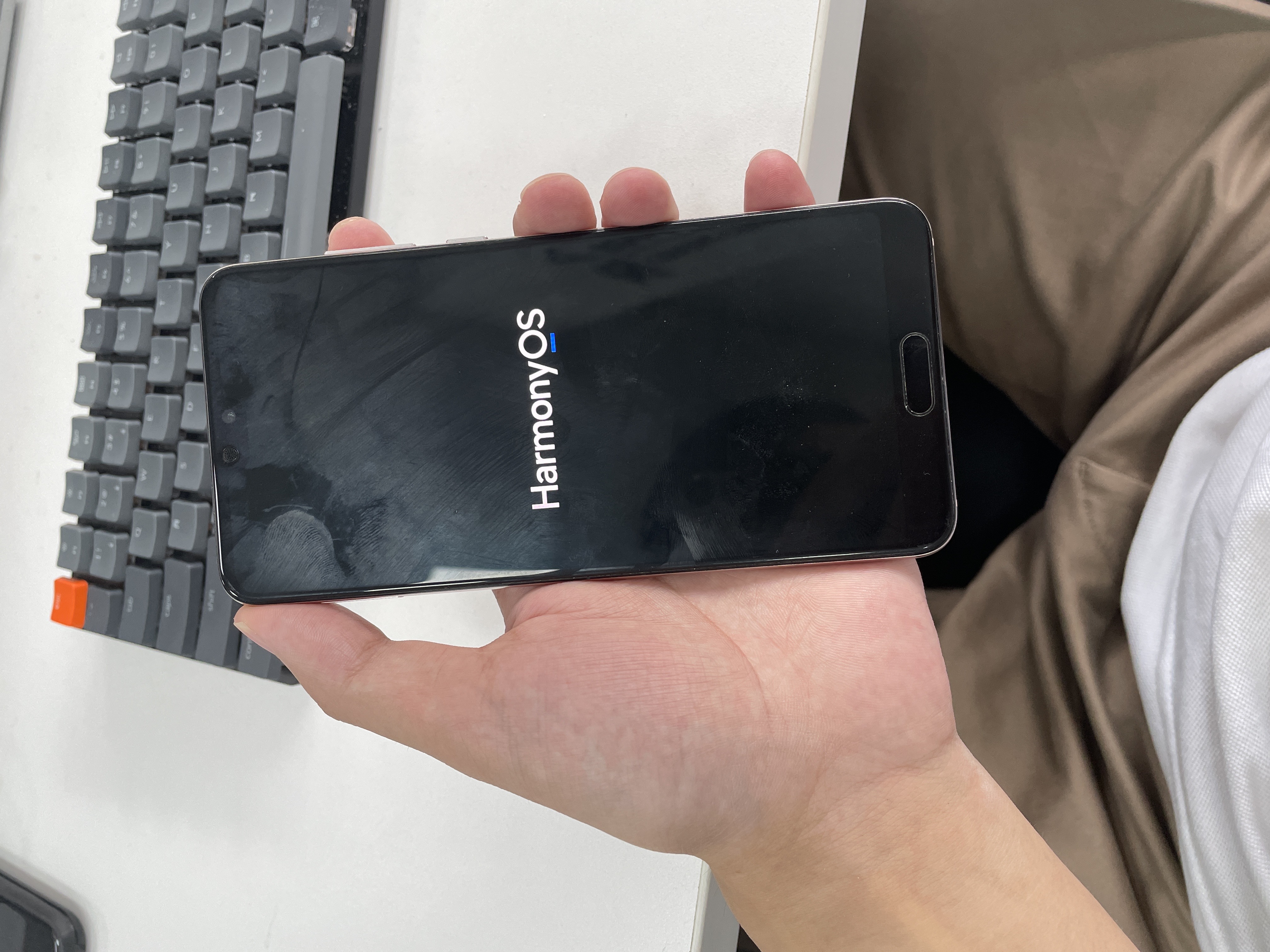 华为手机各个系列的特点和缺点,华为手机的最大的一个缺点是啥