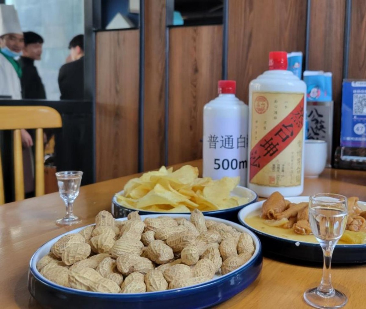 山东5旬“酒鬼”老大爷，自购设备酿酒，3天后浑身难受，咋回事