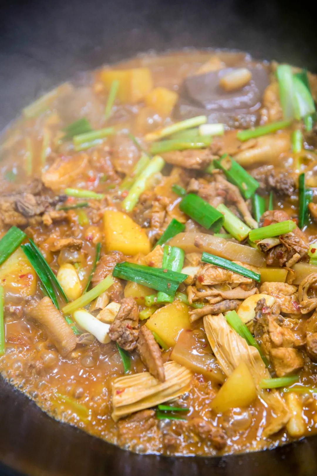 特色农家铁锅炖4-5人餐,福建泉州东北农家铁锅炖