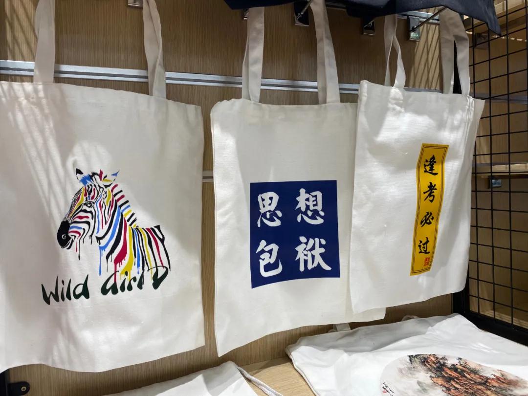 印小二图文快印店加盟,想开一个图文快印店去哪里学习