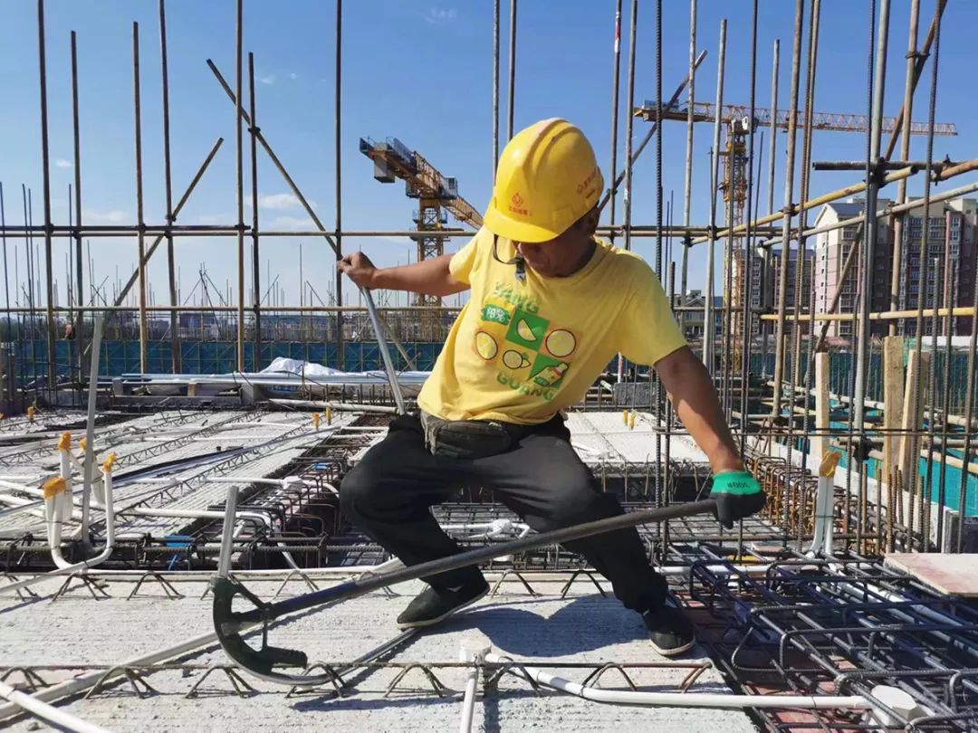 建筑工地防暑降温知识展板,建筑工地夏天防暑降温的药品