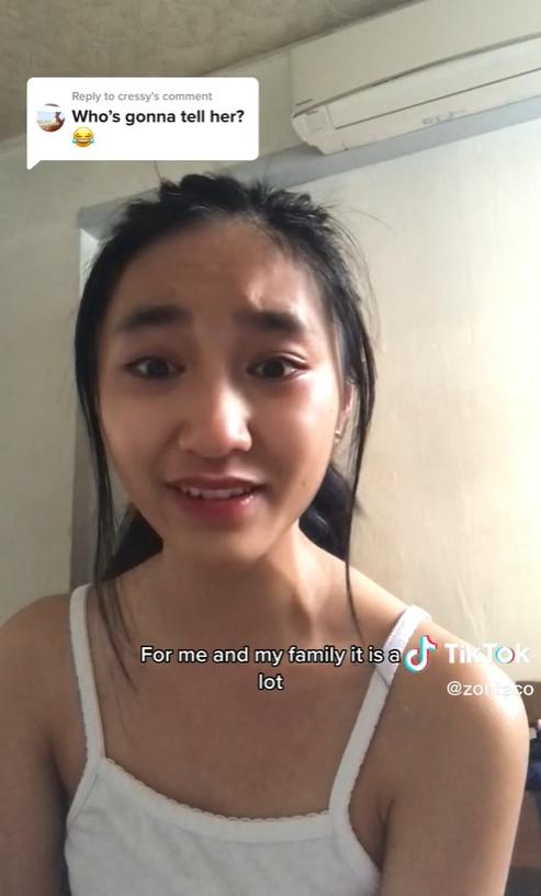 女孩子晒爸爸送的80元的包,女生晒父亲买的包