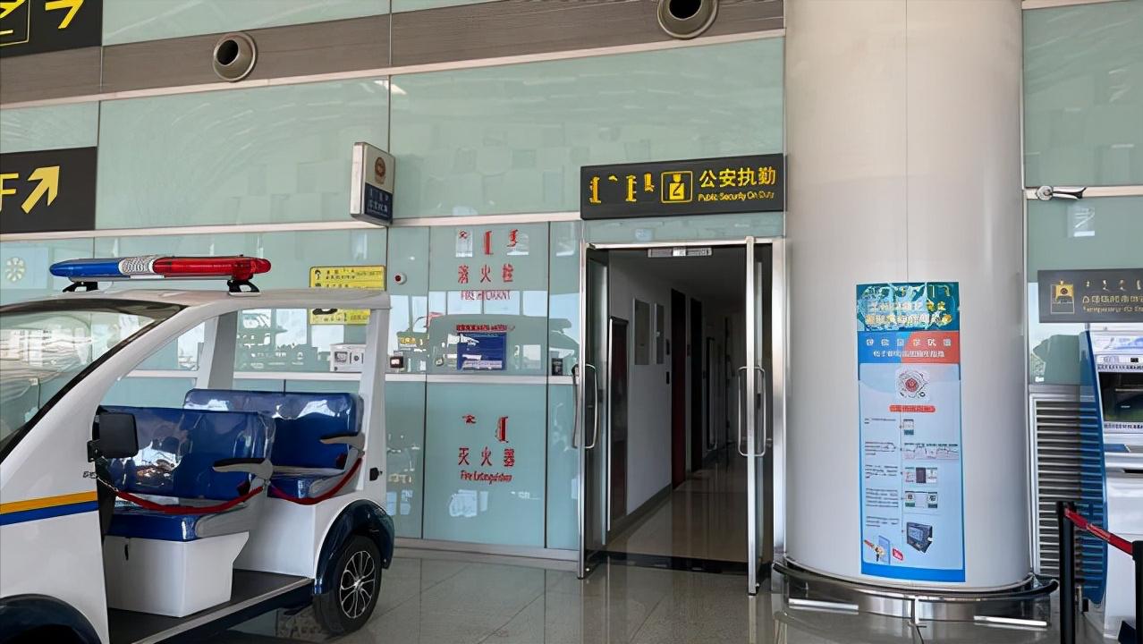 没有身份证坐飞机需要带什么证件,没带身份证坐飞机详细流程