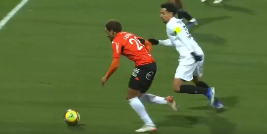 梅西没进球差点砸电视,梅西拉莫斯大巴黎主场亮相全视频