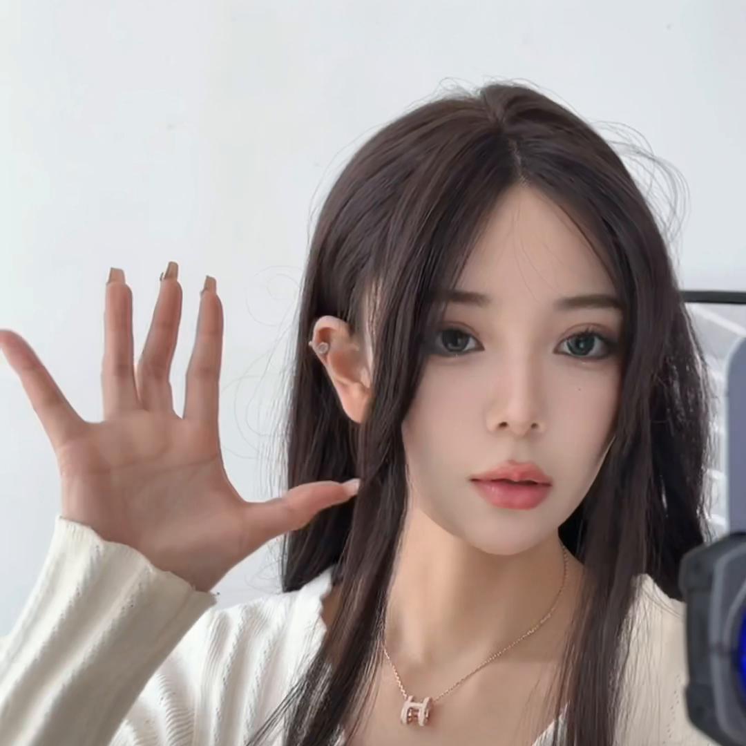 先扎高马尾然后变成甜妹的教程,半扎高马尾甜酷视频教程