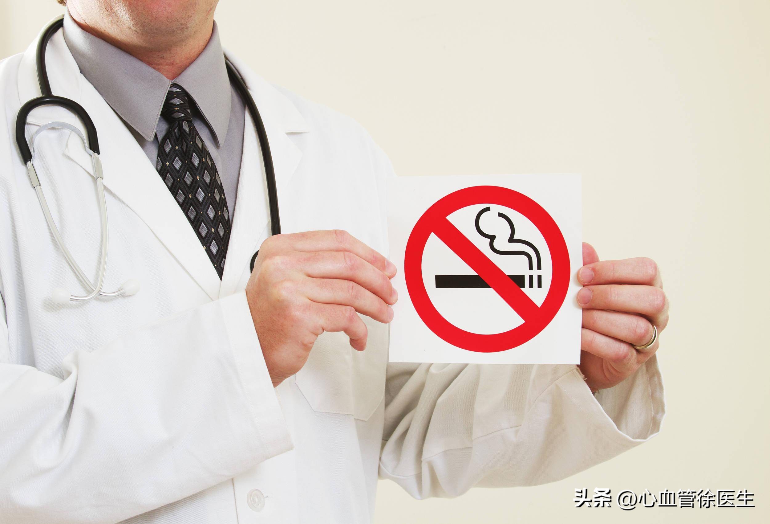 脚趾突然紫褐色了什么原因,脚趾出现红紫色斑块