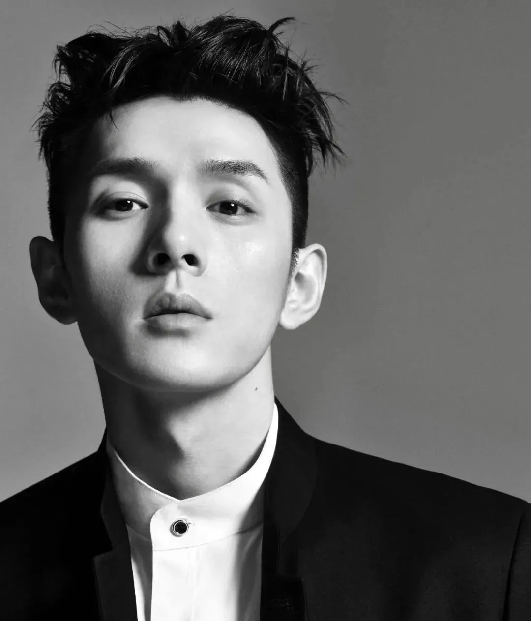 “带货一哥”李佳琦，从月薪三千到年入千万，背后的艰辛谁人知？