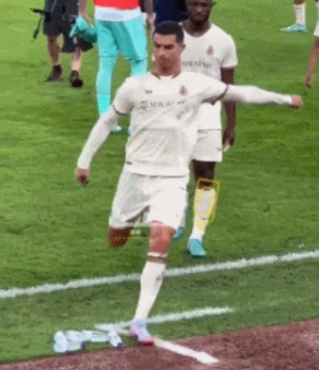 c罗沙特比赛高喊梅西,c罗沙特联赛首败球迷高喊梅西