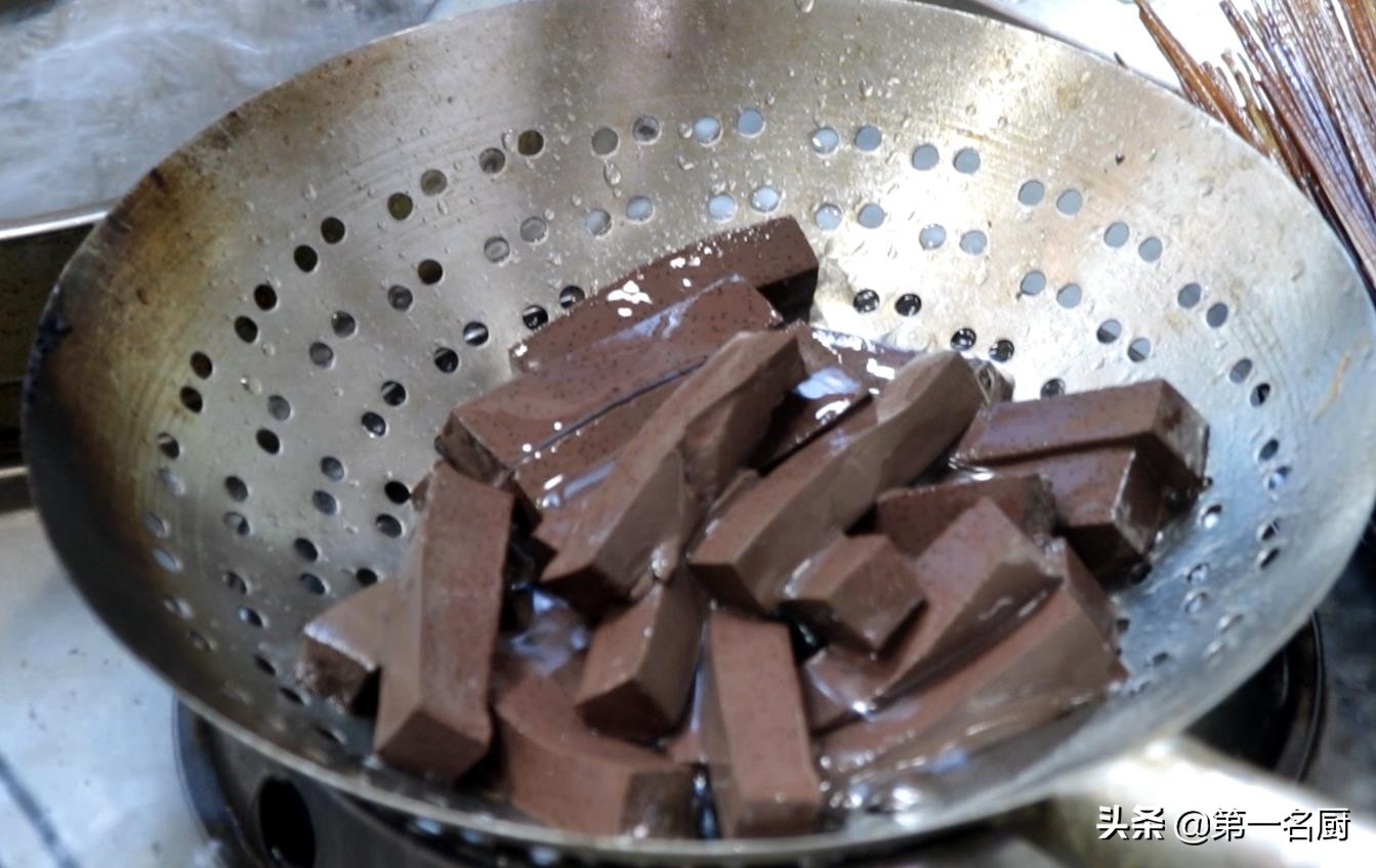 男人在生活中吃什么会更健康,建议男人别太节俭多吃这5种食物