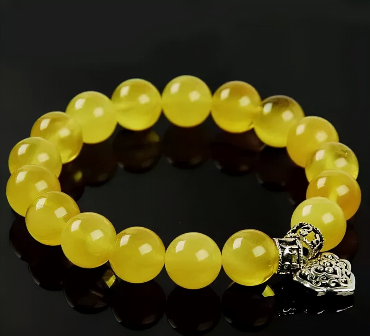 好的蜜蜡有什么特征,蜜蜡越黄越好还是越透明越好