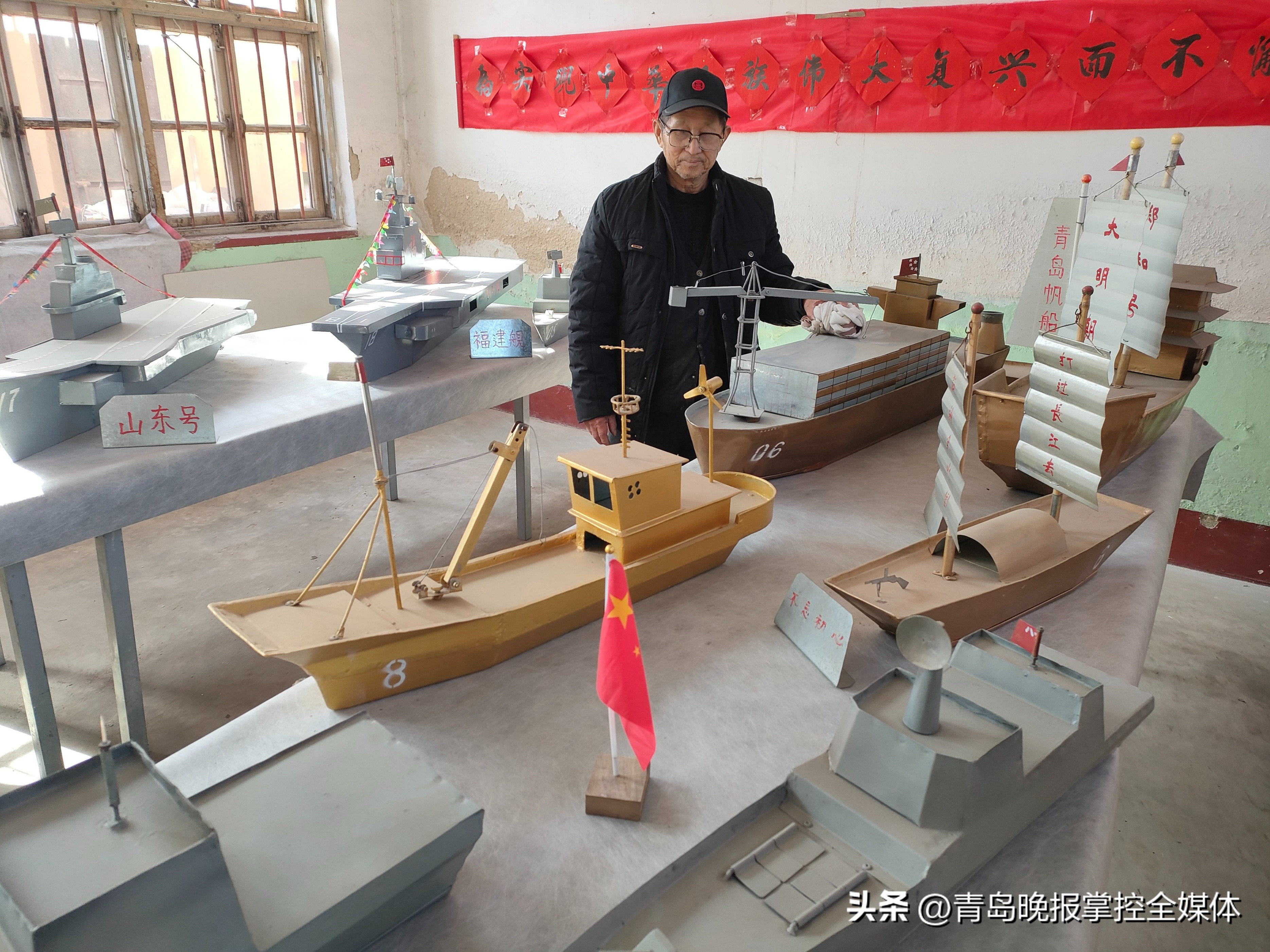 硬核“铁匠爷爷”5年造出百件军模