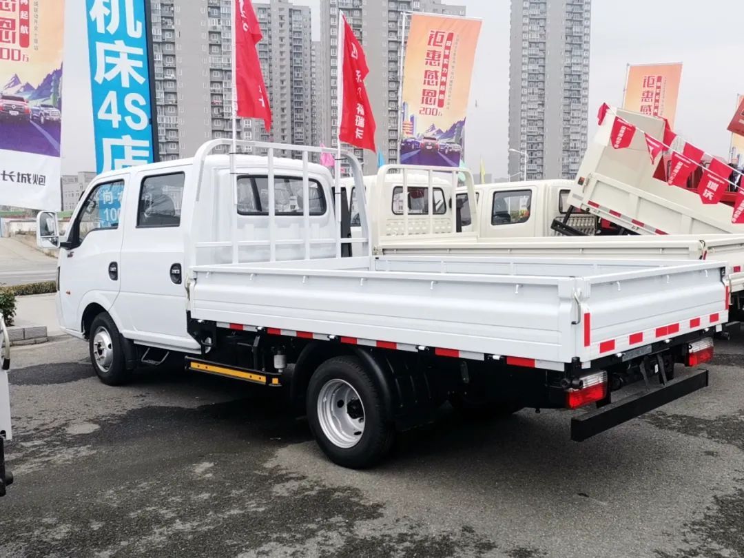 十堰龙信国际汽车城二手车过户,十堰龙信汽车城