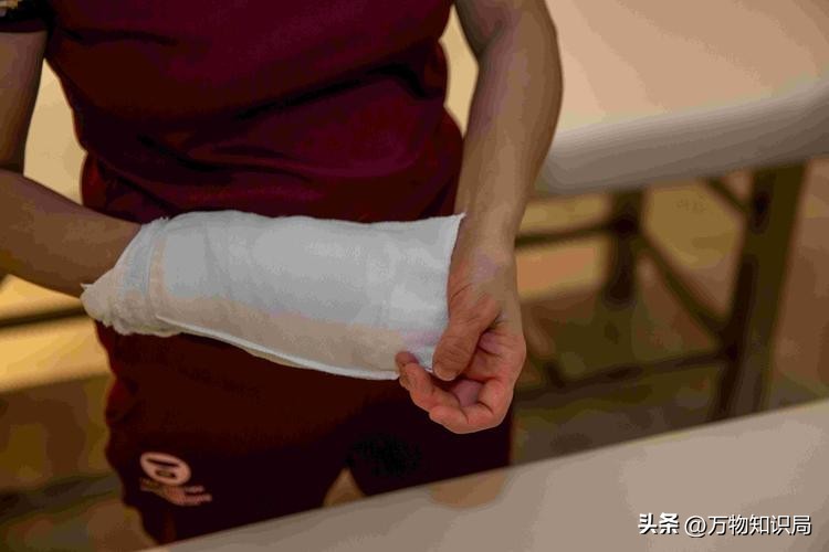 北方搓澡泥搓下来的真的是污垢吗,为什么搓澡会搓出泥来