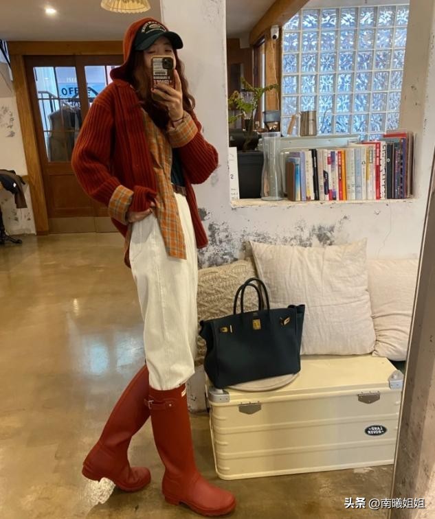 杨幂同款香奈儿雨靴,杨幂丁程鑫雨靴