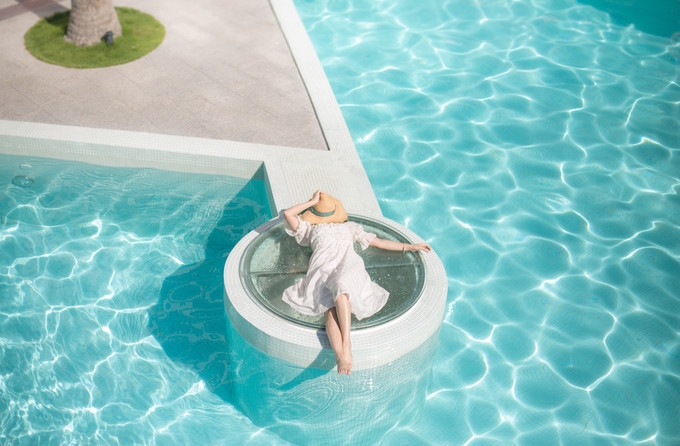 去香港是跟团好还是不跟团好,去香港一周旅游要多少钱