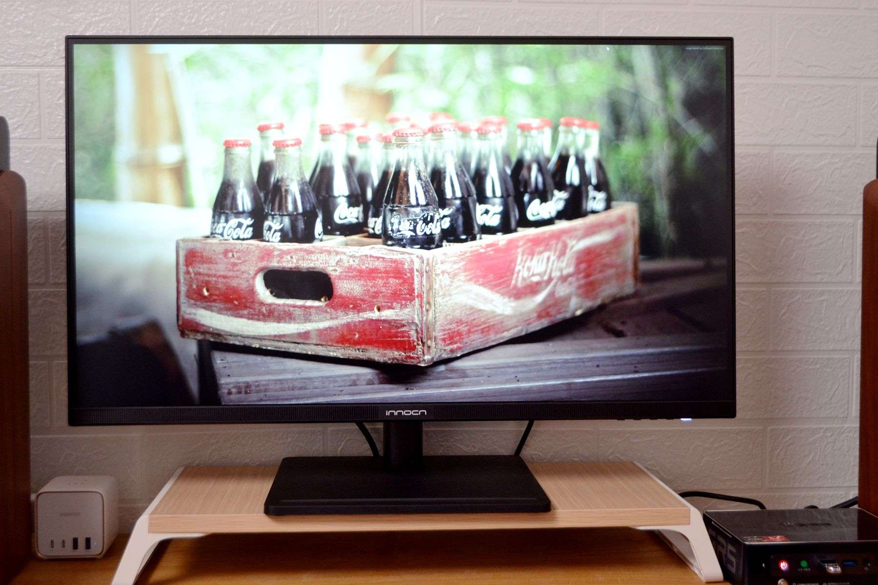 售价不足千元，显示效果媲美万元级，目前质价比最高的4K显示器