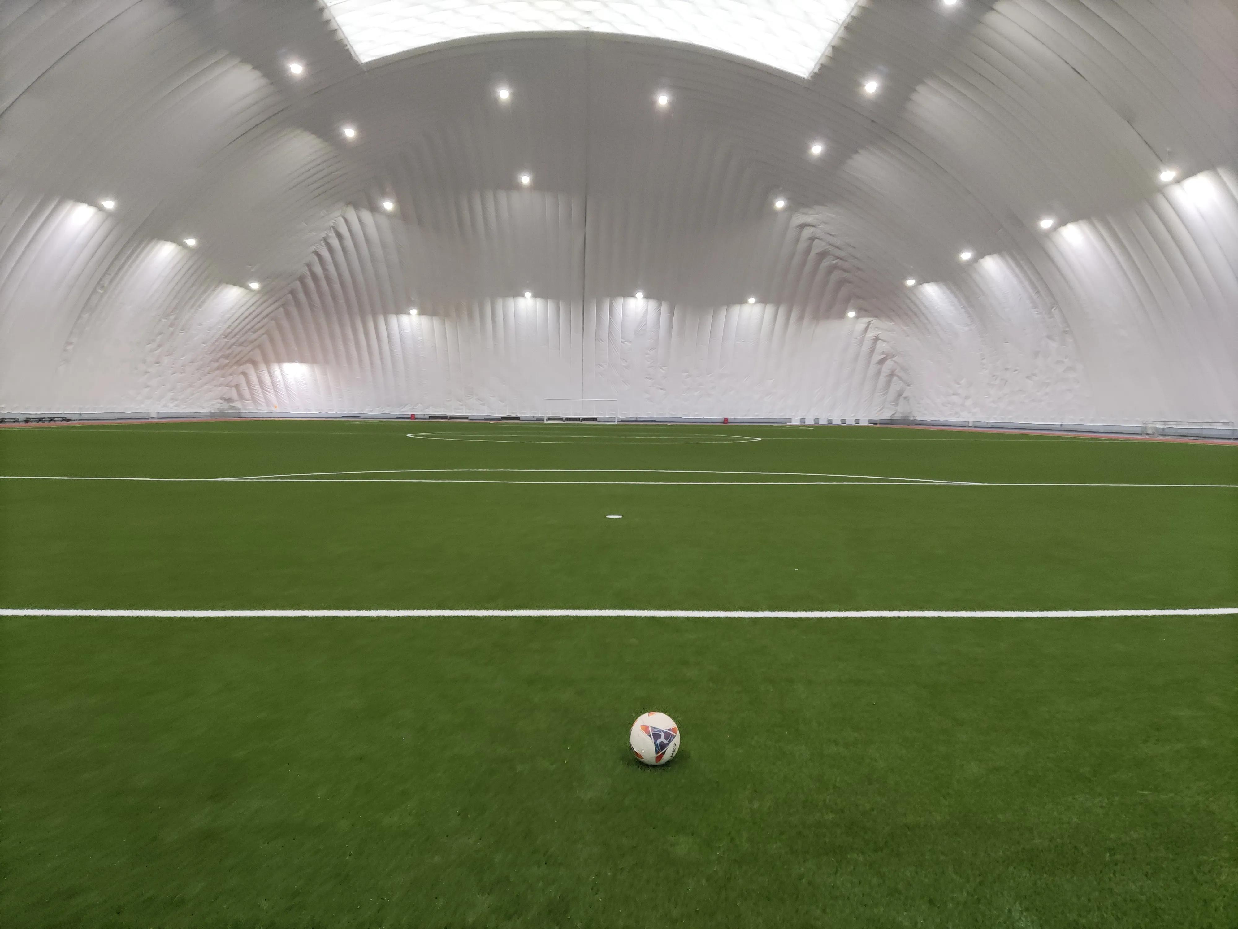 新疆第一个空中足球场,新疆最专业的足球场