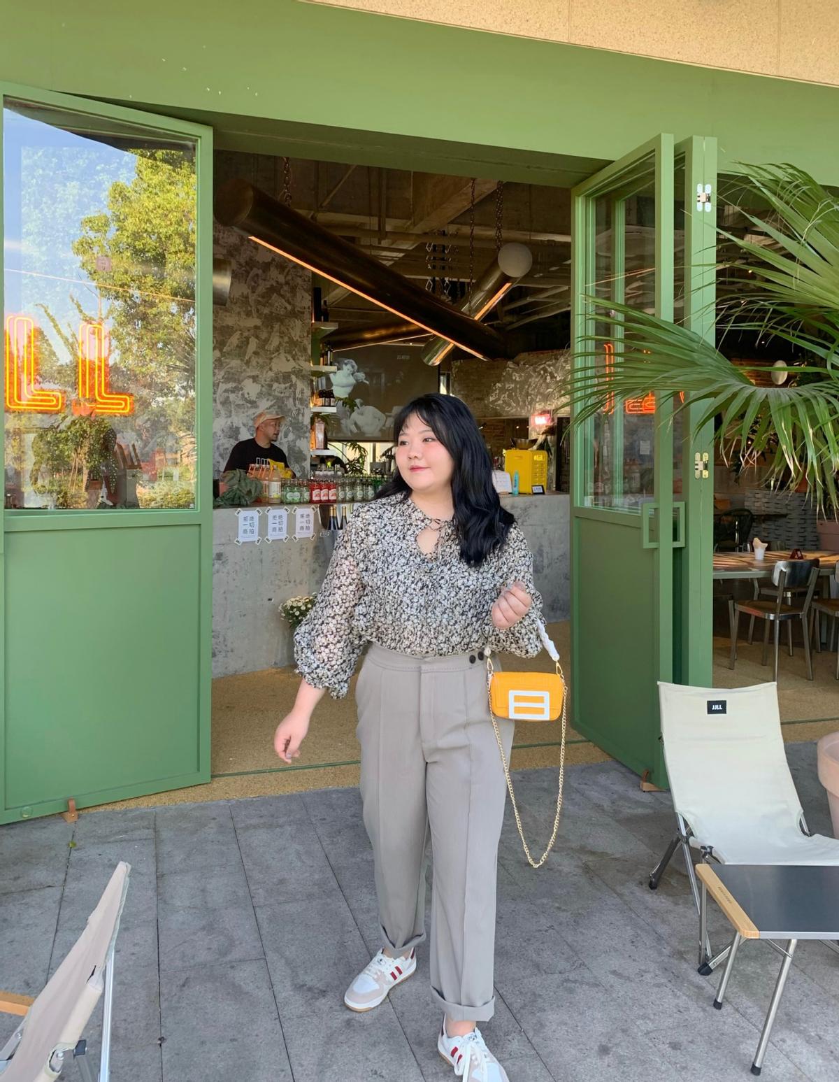 这才是真的胖女孩穿搭，身材圆润依然能穿出精致感，不沉闷很温柔