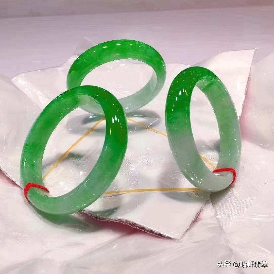 有几百块钱捡漏天价翡翠手镯吗,3万左右的翡翠手镯有收藏价值吗