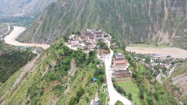 甘肃陇南某个山顶的悬崖村,甘肃陇南礼县悬崖村