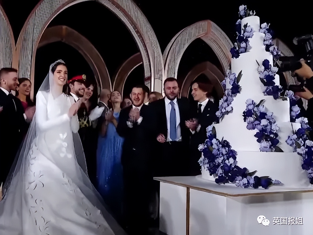 凯特王妃高级造型,凯特王妃穿蓝色格子英伦风