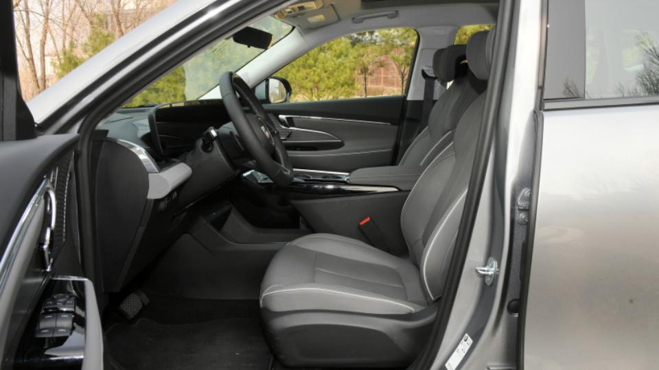 别克e5新入门版曝光续航降至515km,新款别克e5值不值得买