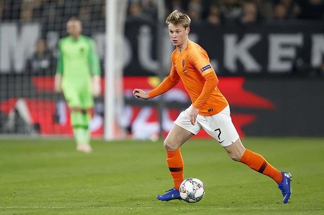 巴萨德容来老特拉福德,德容离开老特拉福德向球迷致敬